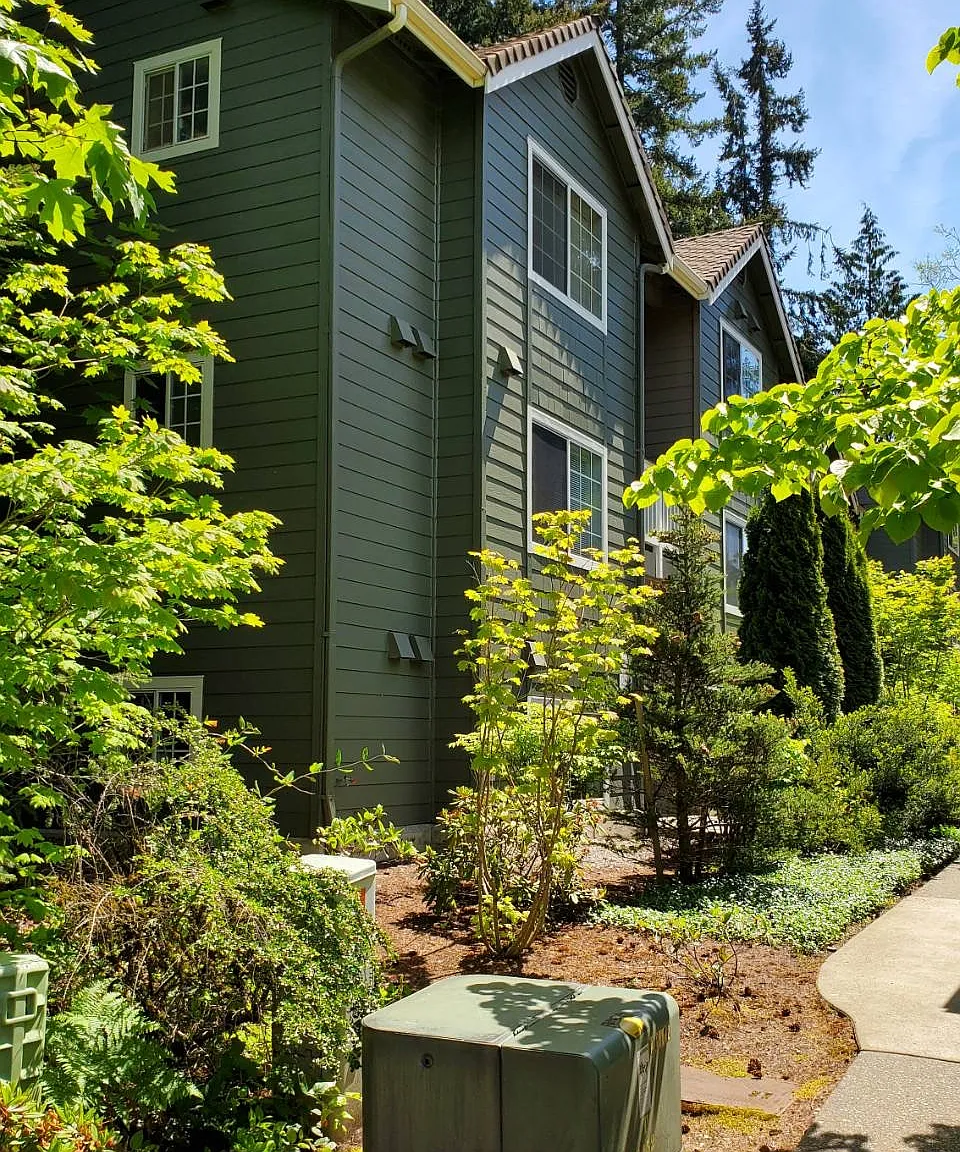 15433 Country Club Dr — Photo 2