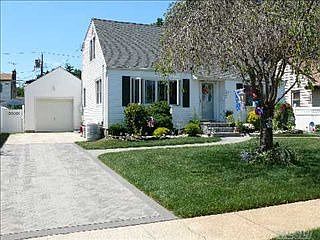 2nd image of 1034 Douglas Ave