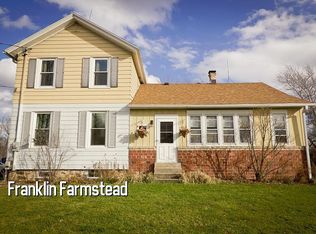 10728 S 92nd St, Franklin, WI 53132