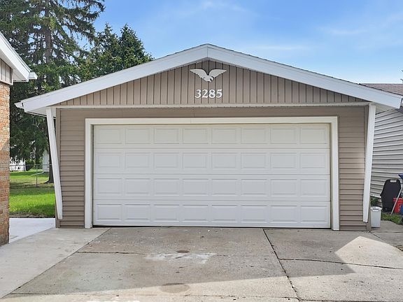 3rd image of 3285 Bertha Dr