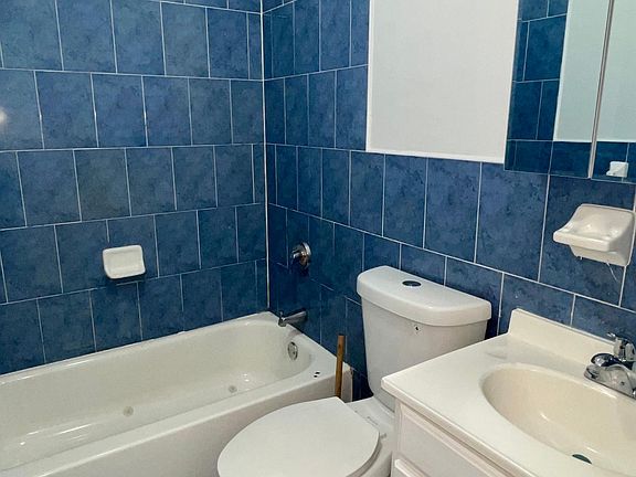 5th image of 949 E 57th St Floor 1