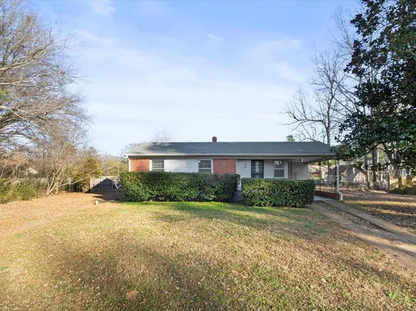 3000 Chaucer Ln, Bartlett, TN 38134