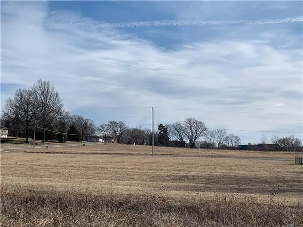 2105 Vilas St, Leavenworth, KS 66048