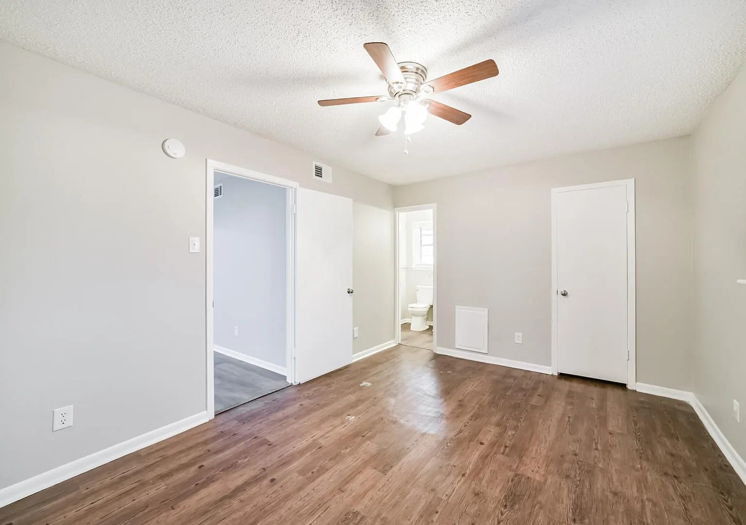 1320 Barak Lane - A — Photo 3