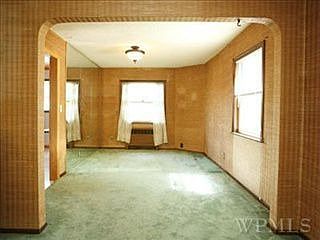 3rd image of 94 Parkway N