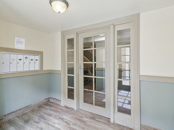 4th image of 5156 N Avers Ave APT 1W