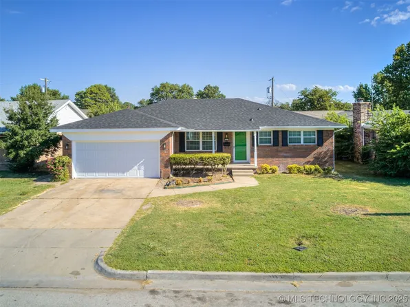 8543 E 24th Pl, Tulsa, OK 74129