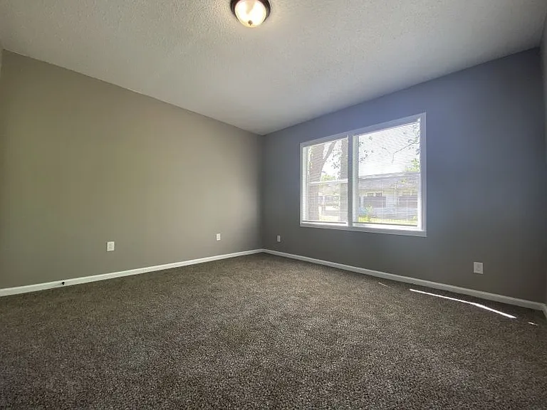 2304 Valmar St — Photo 8