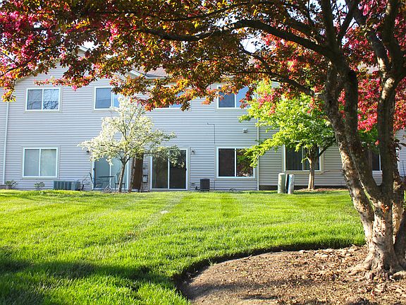 2nd image of 200 Nicole Dr NW #C