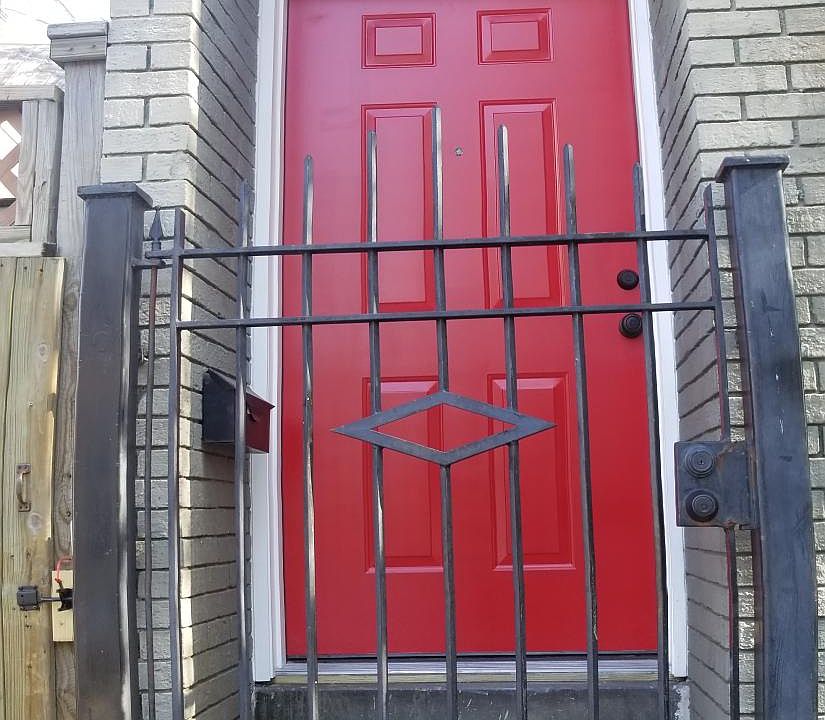 2nd image of 2246 Victor St