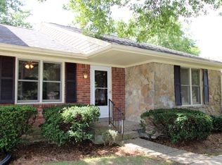10335 Timberwood Cir, Louisville, KY 40223