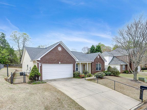 2nd image of 105 Cretewood Pl