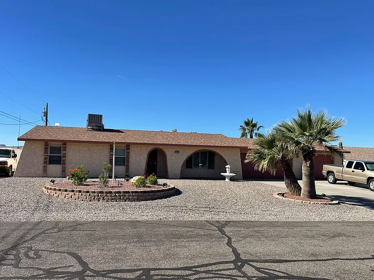 2990 Yuma Dr — Photo 3