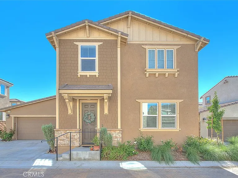 3196 E Olympic Dr — Photo 2