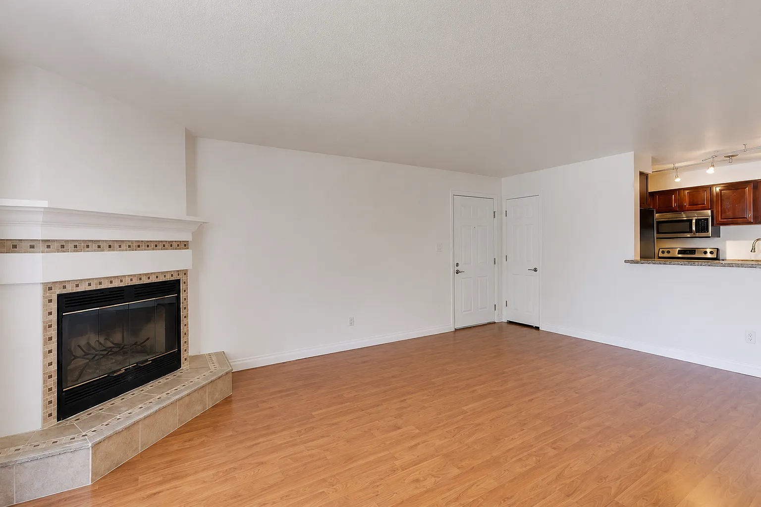 2 bed, 2.0 bath, 1128 sqft, $1,635 — Photo 1