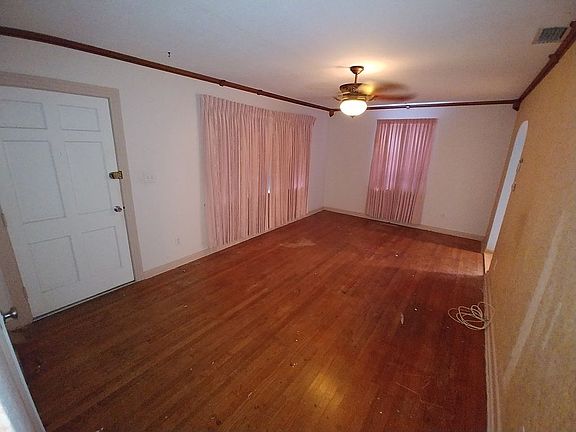 5th image of 1425 De Leon St