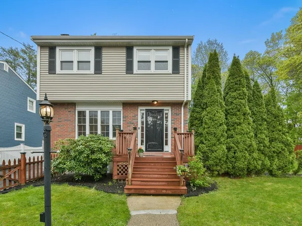 122 Thompson St, Hyde Park, MA 02136