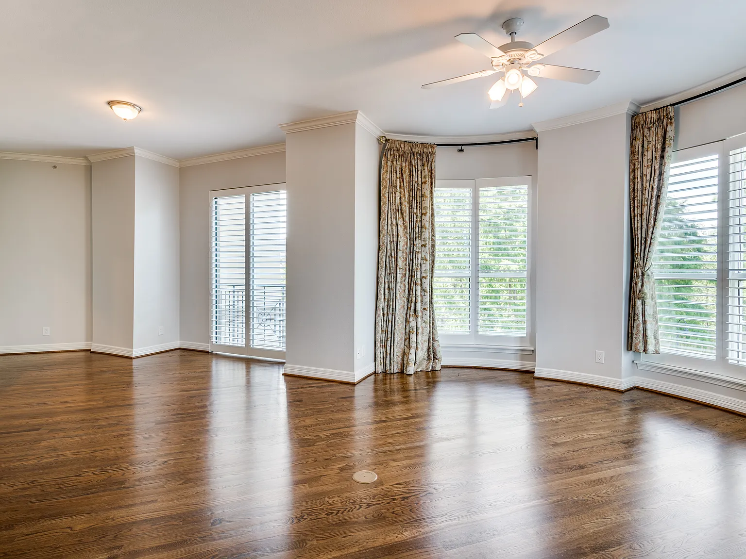 1 bed, 1170 sqft, $5,500 — Photo 4