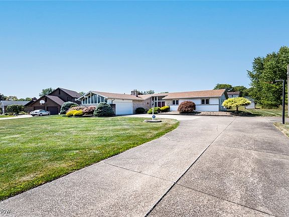 2nd image of 111 Creed Cir