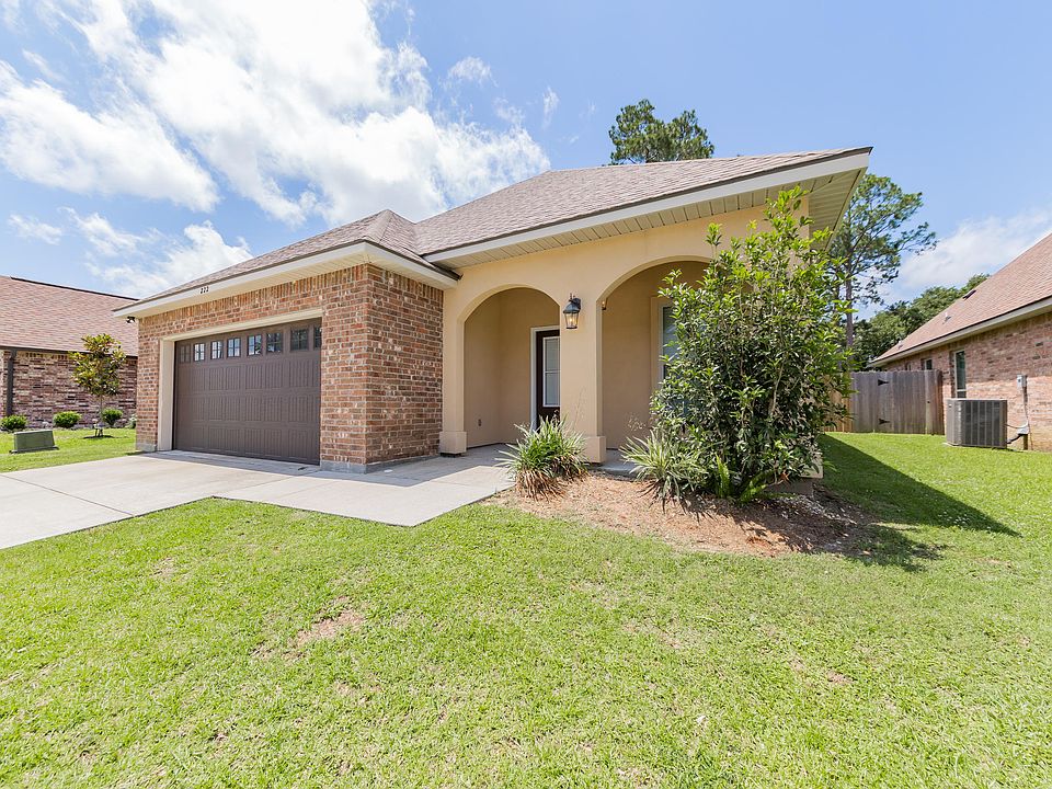 1st image of 222 Rosemary Pl