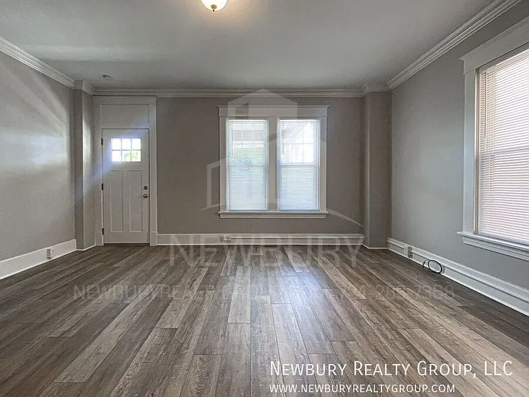 313 Wilson Ave — Photo 6