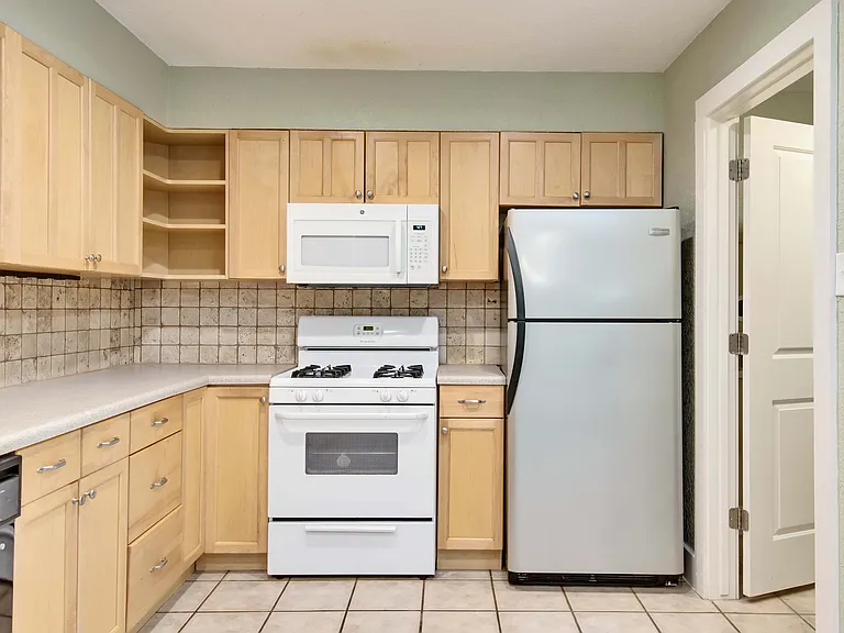2303 Southern Oaks Dr — Photo 12