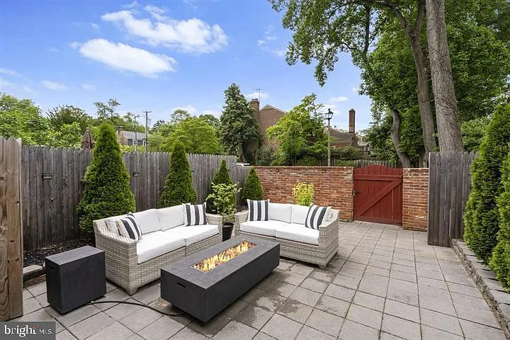 6707 Melrose Dr — Photo 26