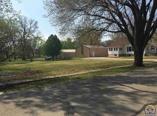 727 1st St, Gridley, KS 66852
