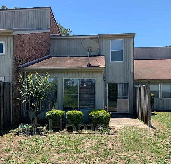 4828 Huron Dr — Photo 17