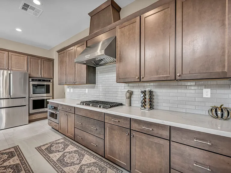 619 Camargue Trl — Photo 20