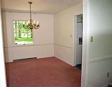 5th image of 102 Grosvenor Dr