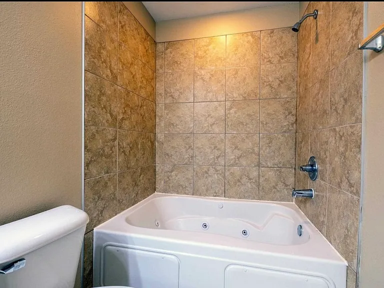 102 Venezia Ln — Photo 20