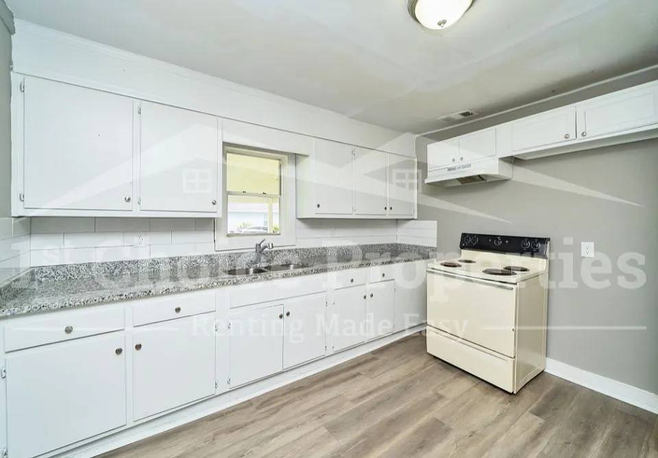 1211 13th Street North Bessemer, Al 35020 - 1 — Photo 4