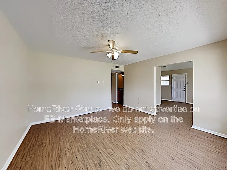 4345 Chestnut Dr — Photo 2