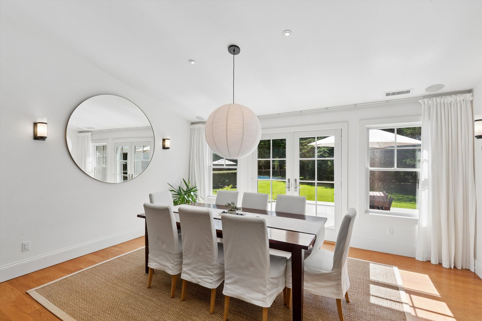 Dining room.