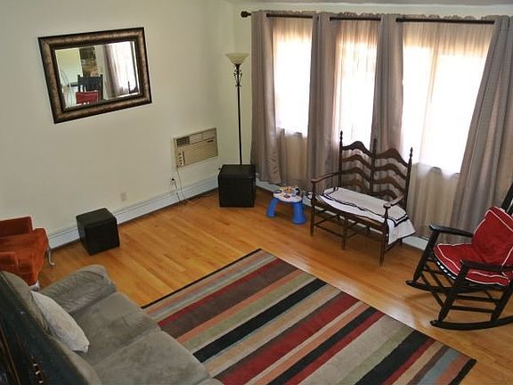 3rd image of 592 Columbia St