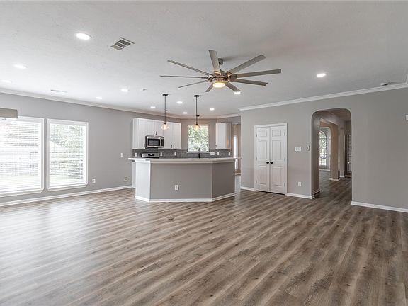 5th image of 803 Featherbrook Ct