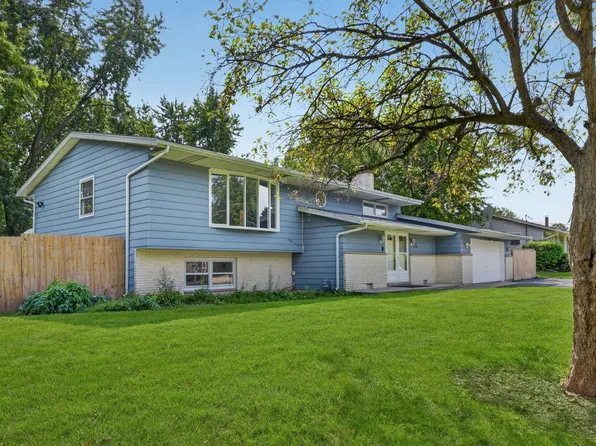 10467 W Chaplin Ave, Beach Park, IL 60099
