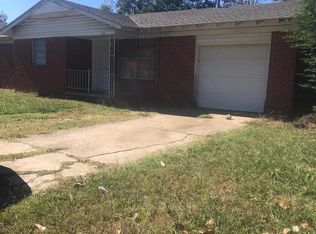 921 Crestview St, Ada, OK 74820