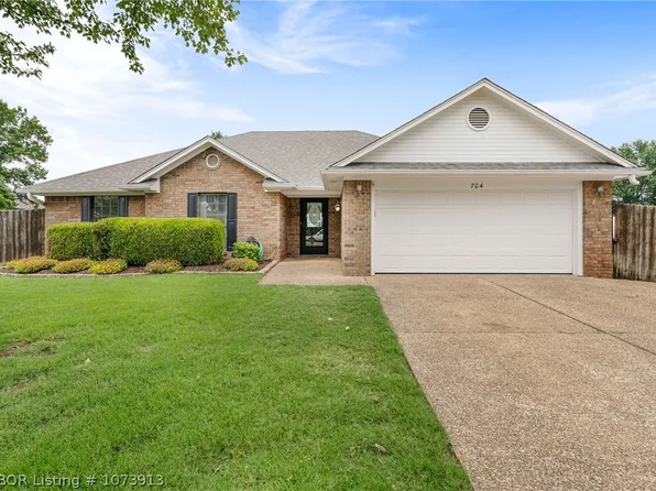 704 Lisa Ln W, Van Buren, AR 72956