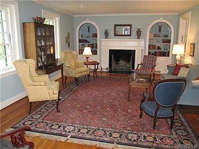3rd image of 918 Forest Ave