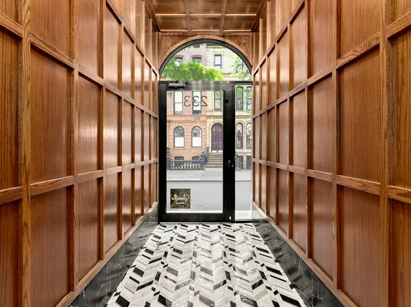 233 East 21st Street image 8 of 8