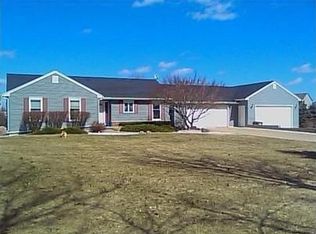 686 Willis Rd, Saline, MI 48176