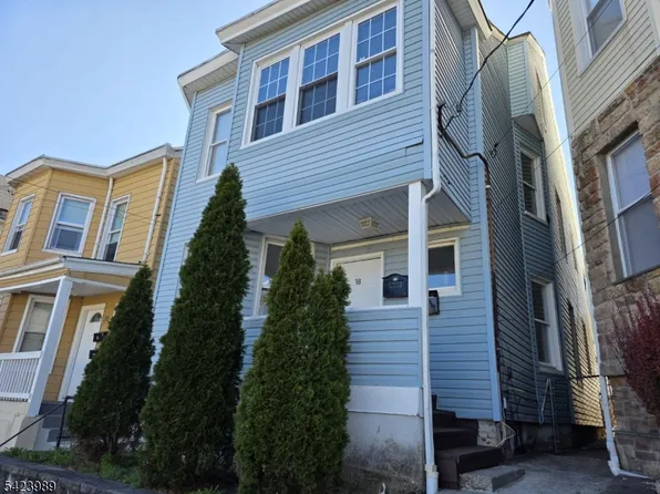 18 Michigan Ave, Paterson, NJ 07503