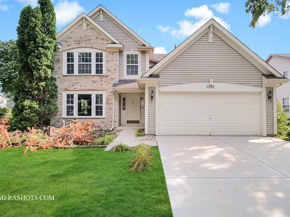 1381 Burnett Dr, Aurora, IL 60502