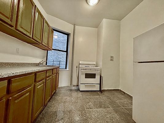5th image of 500 W 150th St #2A