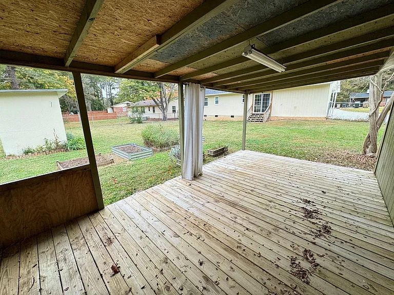 1505 Foxwood Dr — Photo 8