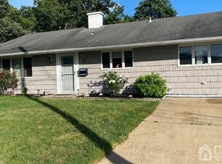 28 Baxter Rd, Edison, NJ 08817