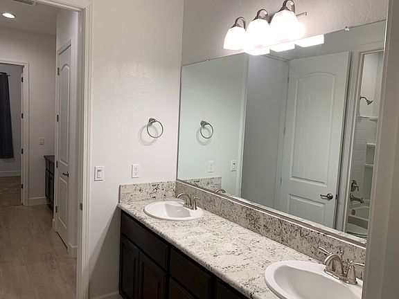 5th image of 1526 Elizabeth Dr