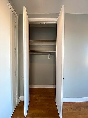 4th image of 703 W 180th St #6F